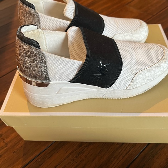 Michael Kors Felix Trainer - Picture 2 of 7